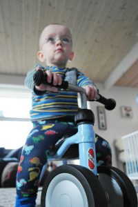 Wallkbike 4 wheels It can be an advantage, that the first walkbike have four wheels - but remember to get them onto two wheels as soon as possible.